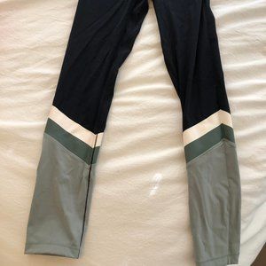 Unique All Access Geo-Print Leggings